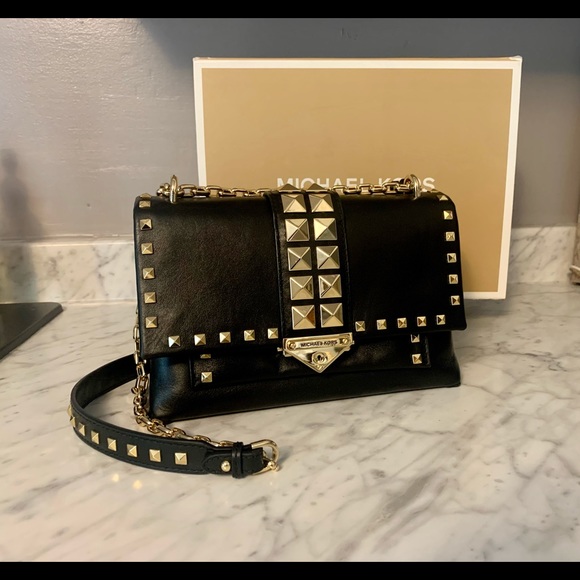 Mint -LIKE NEW- Michael Kors Medium CeCe Bag - Picture 2 of 15